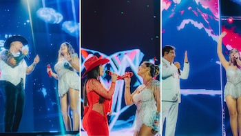 Tres paneles muestran artistas cantando en un escenario iluminado; se observan tres mujeres y dos hombres con micrófonos en diferentes atuendos