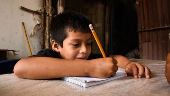 Niños desplazados por violencia en Concordia, Sinaloa, enfrentan rezago escolar y secuelas emocionales en Mazatlán