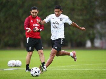 Edison Flores vuelve a la selección peruana tras cinco meses.