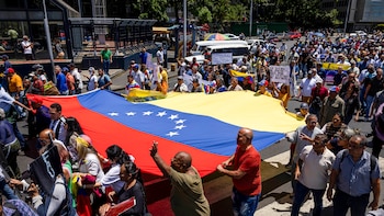 Gobierno, sindicatos y empresarios negocian regular los Consejos Productivos de Trabajadores