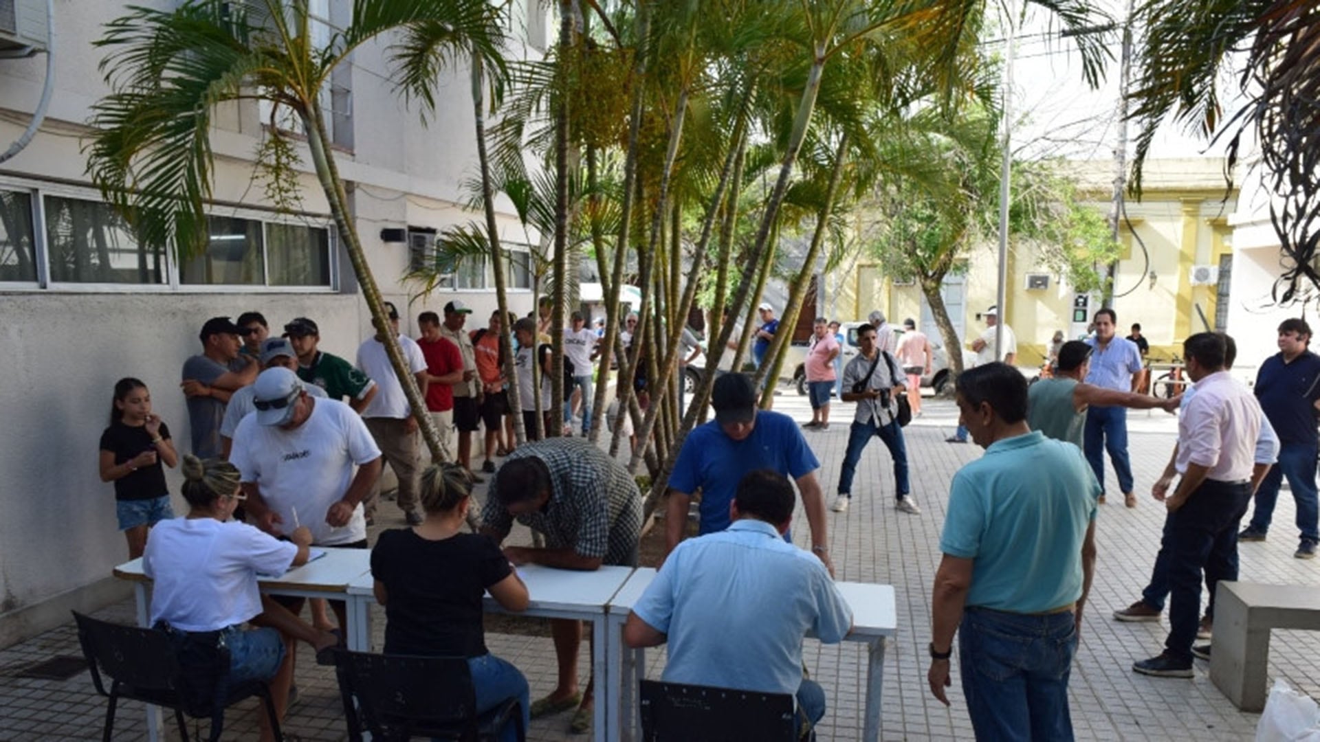 Empadronamiento de empleados de Alal para recibir beneficios de los Gobiernos provincial y municipal