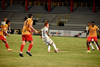 El juego entre el equipo de la "Media Colombia" y los "Matecañas" abrió el segundo semestre de 2026 en el fútbol colombiano-crédito David Murillo/Colprensa