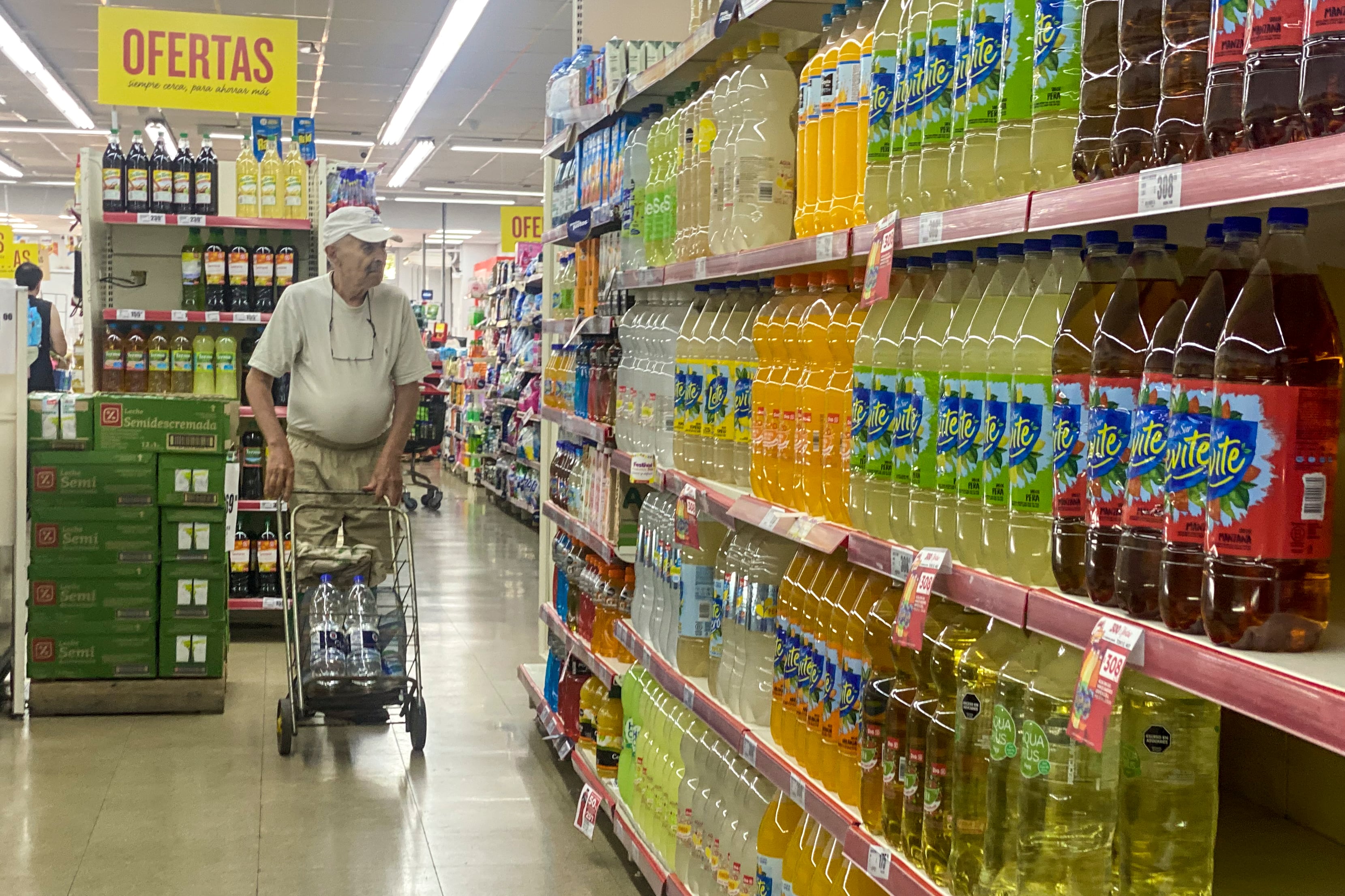 El consumo en supermercados volvió a mostrar señales de estancamiento en marzo, según los datos difundidos por el Indec. (EFE)