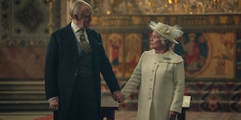 Jonathan Pryce e Imelda Staunton en la última temporada de The Crown (The Crown/Netflix)