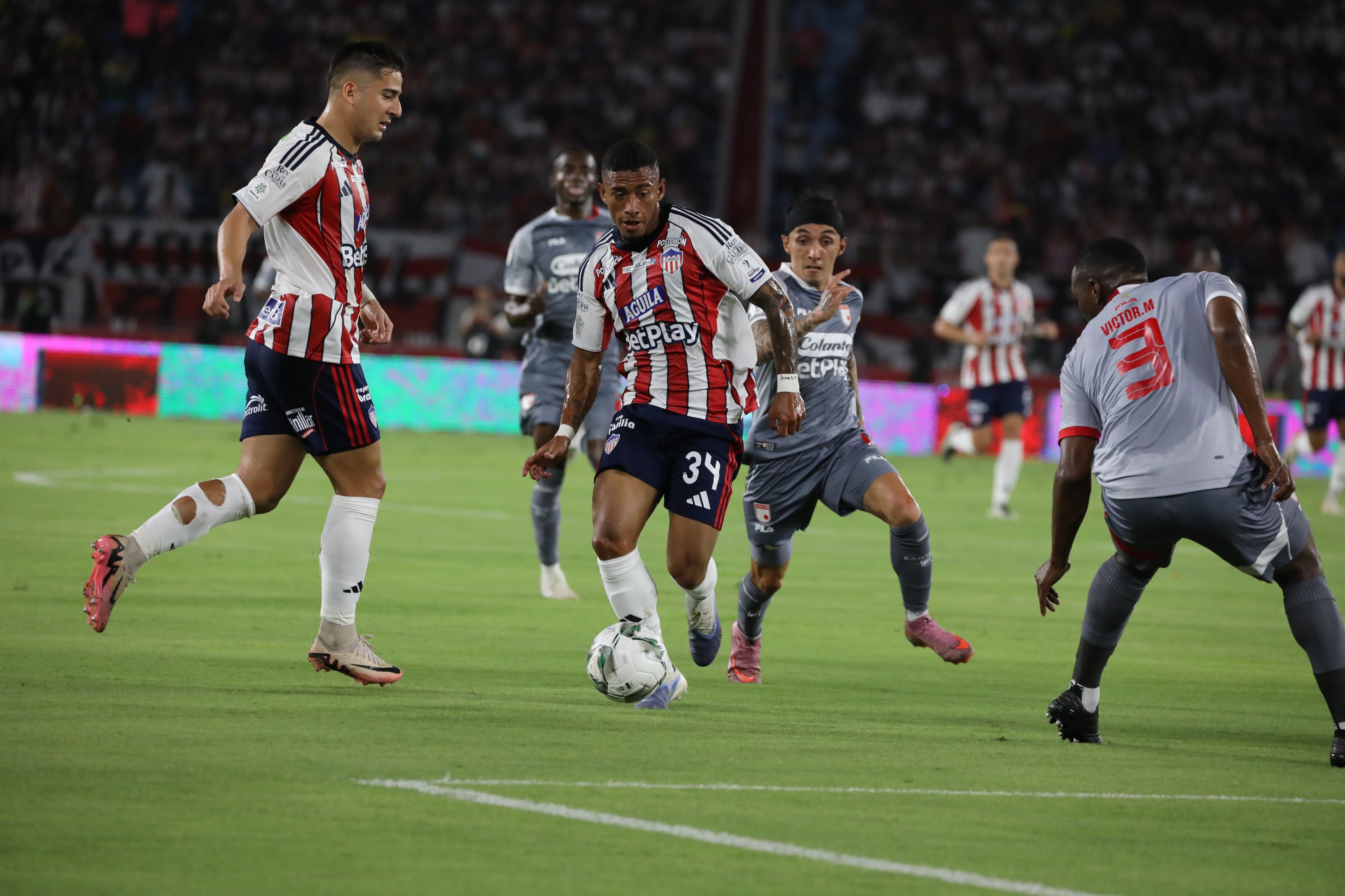 Junior y Santa Fe tendrán un duelo apasionante en Barranquilla para la clasificación a la final de la Liga BetPlay - crédito Colprensa