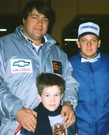 Un pequeño Agustín con su