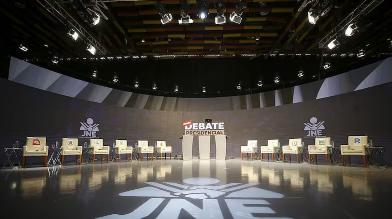 Candidatos expondrán sus planes y responder{a preguntas ciudadanas en el debate presidencial, bajo un formato de cuatro bloques definidos por el Jurado Nacional de Elecciones. (JNE)