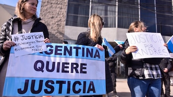 marcha frente al juzgado, comienza este lunes el juicio por el crimen de Andrés Blaquier
Piden que se concentren con una bandera argentina media hora antes de que comience el debate en el Juzgado de Responsabilidad Penal Juvenil 1 del Departamento Judicial de San Isidro. Dos adolescentes en el banquillo
