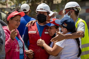 "Ya no hay nada para nosotros" en La Guaira, el lamento tras el doble seísmo en Venezuela - crédito Ronald Peña R/EFE