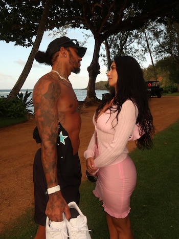 Kim Kardashian y Lewis Hamilton disfrutaron los últimos días de vacaciones en Hawai (Instagram)