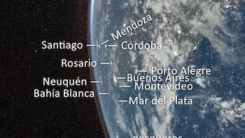 Impresionante: las fotos del Artemis delatan la masiva presencia de buques chinos pescando al borde del Mar Argentino