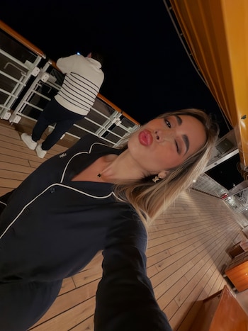 Queen Buenrostro (@queenbuenrostro)