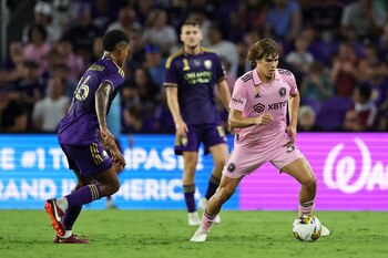 Benjamin Cremaschi intenta superar la