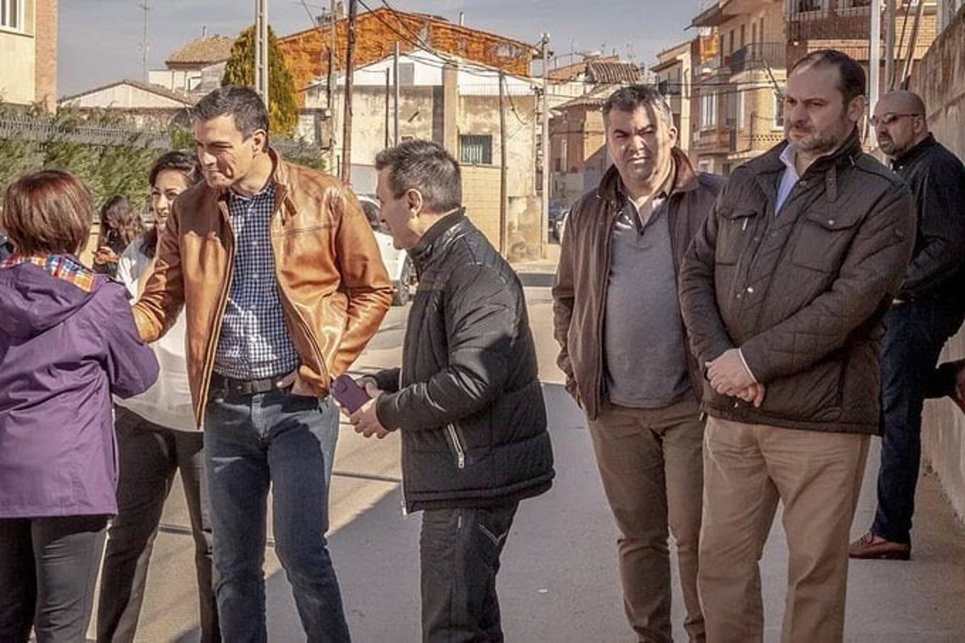 Fotografía tomada en 2017 en Aldeanueva del Ebro (La Rioja) en la campaña de las elecciones primarias del PSOE (CUENTA DE 'X' DE ESTER MUÑOZ)