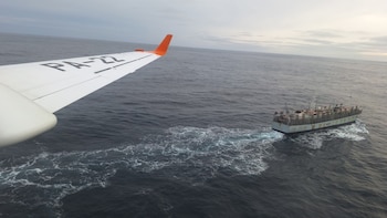 Casi 200 buques extranjeros se refugiaron en el mar argentino por el ciclón extratropical: así fue el operativo de salida