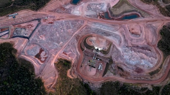 Un proyecto clave Estados Unidos en Brasil para explotar tierras raras enfrenta desafíos en China y en la justicia local