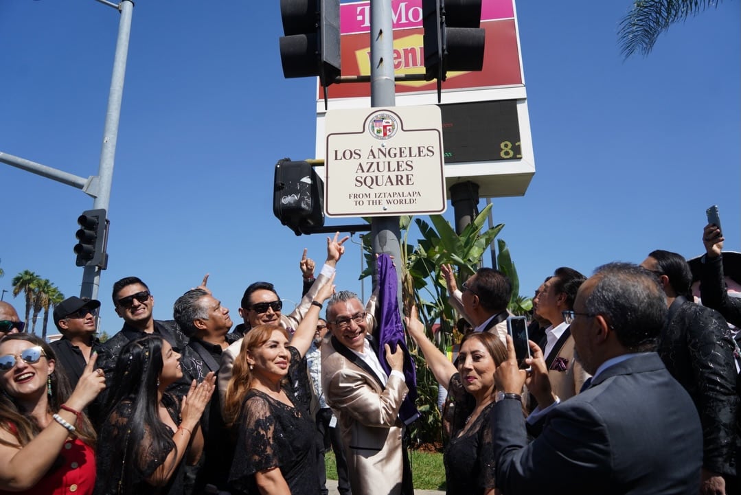 Una intersección de Panorama City recibió el nombre de Los Ángeles Azules Square en homenaje a la banda. (Instagram/ @angelesazulesmx)