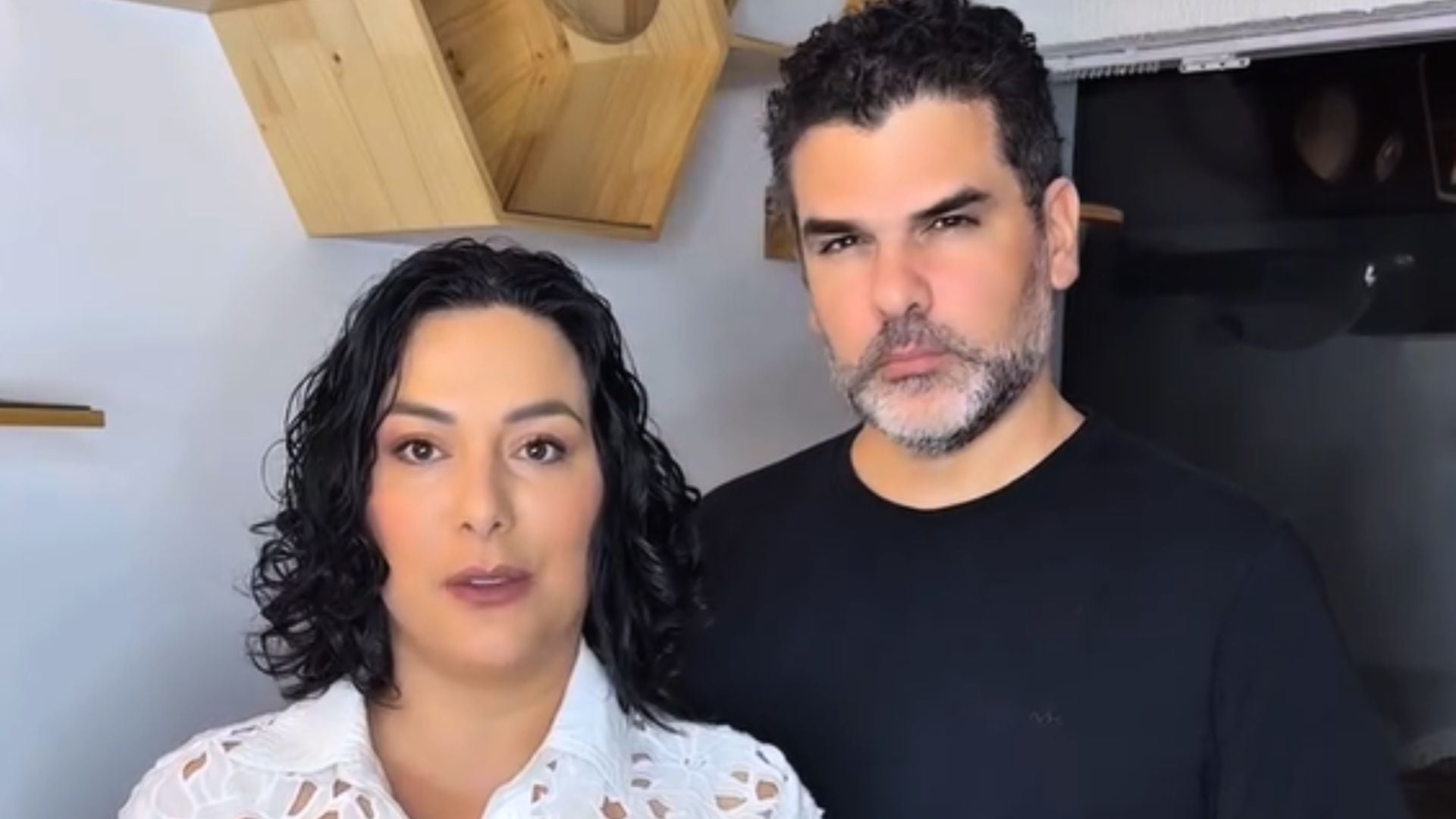 Natalia Salas y Sergio Coloma sorprendieron a sus seguidores con un emotivo video, anunciando que su noviazgo llega a su fin porque están a punto de casarse, generando gran emoción.