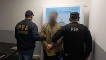 Extraditaron a Georgia al líder de una banda acusada de falsificar visas para ingresar a Estados Unidos y Canadá