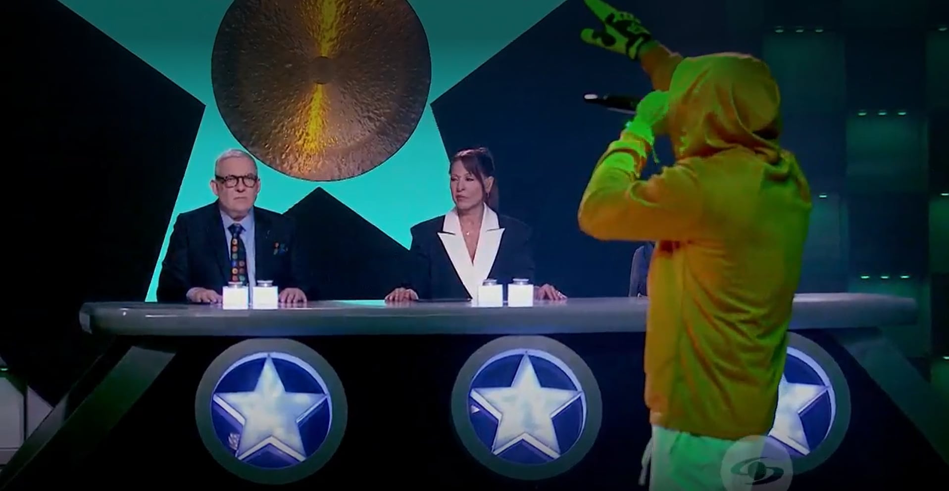 Grisales afirmó que el entusiasmo no bastaba para sostener una imitación sin semejanza vocal con el artista puertorriqueño - crédito captura de pantalla Yo me llamo / Caracol Televisión
