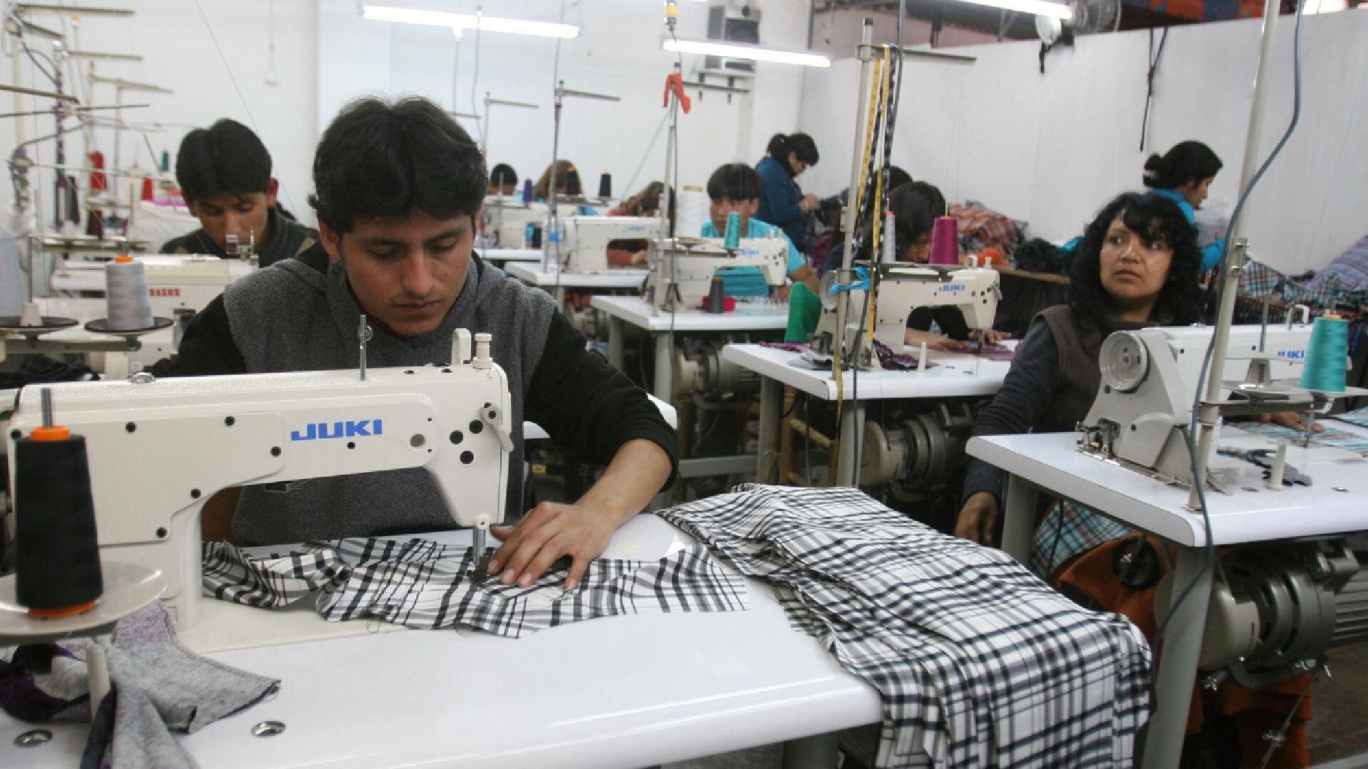 En el Día Nacional de las MYPE, celebrado el 15 de mayo, se destaca el papel de las micro y pequeñas empresas en la economía peruana, enfatizando la importancia de su formalización y contribución social. (Andina)