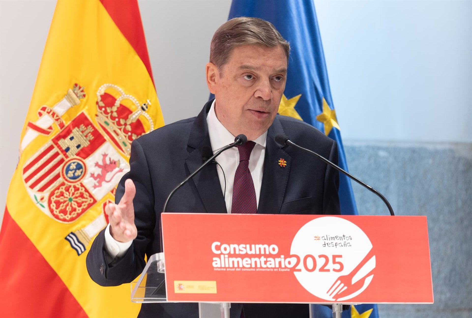 30/07/2026 El ministro de Agricultura, Pesca y Alimentación, Luis Planas, durante la presentación del Informe de consumo alimentario en España 2025, en la sede del Ministerio, a 30 de julio de 2026, en Madrid (España). Elaborado bajo el marco del Ministerio de Agricultura, Pesca y Alimentación (MAPA), el informe revela un mercado condicionado por el escepticismo del consumidor, el incremento continuo de los precios y la consolidación de la marca de distribución.
POLITICA
Eduardo Parra - Europa Press