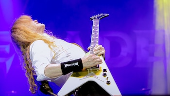 Megadeth se despidió de la Argentina: una guitarra celeste y blanca para el último tango de Dave Mustaine