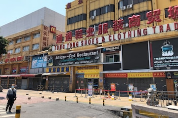 Un restaurante africano está cerrado