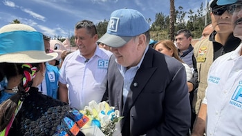 López Aliaga se burla de