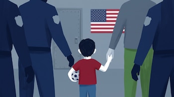 Ilustración de un niño con un balón de fútbol de la mano de un adulto, rodeados por cuatro agentes de uniforme azul y una bandera estadounidense.