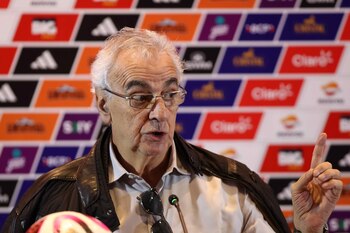 Jorge Fossati dirigió a Perú