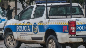 Un policía atropelló a una mujer cuando manejaba borracho en Salta y será imputado este jueves