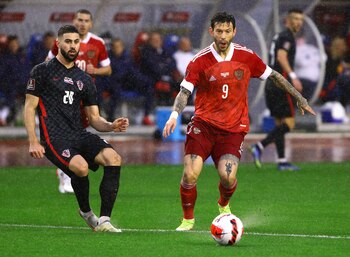 Fedor Smolov (d), en una