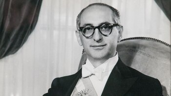 ¿La experiencia de Frondizi debe