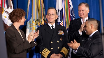 El almirante Mike Mullen que