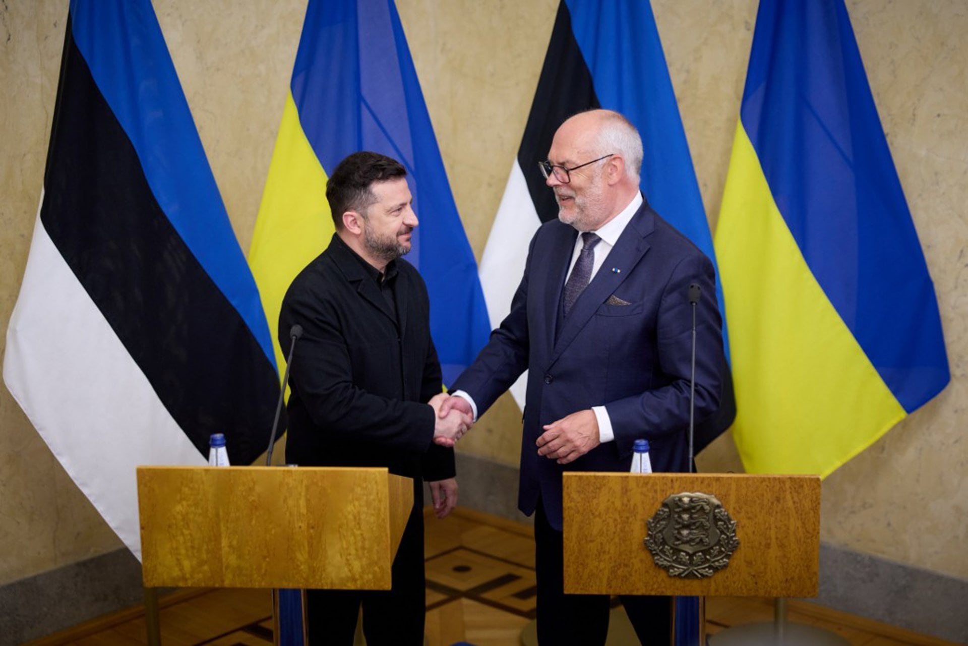 Zelensky lleva a los bálticos y nórdicos la lección ucraniana contra los drones