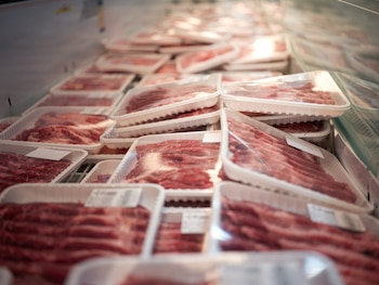 La diversidad de los productos comprendidos refleja cadenas de abastecimiento con requerimientos diferentes, desde mercaderías refrigeradas y congeladas hasta alimentos frescos o productos con mayor estabilidad durante el transporte (Foto: Shutterstock)