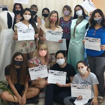 Florencia dicta cursos de lencería