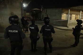 Los jóvenes estaban en sus casas cuando llegaron falsos agentes y los ejecutaron. (La República/API)