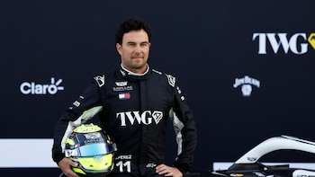 Checo Pérez hace la vuelta