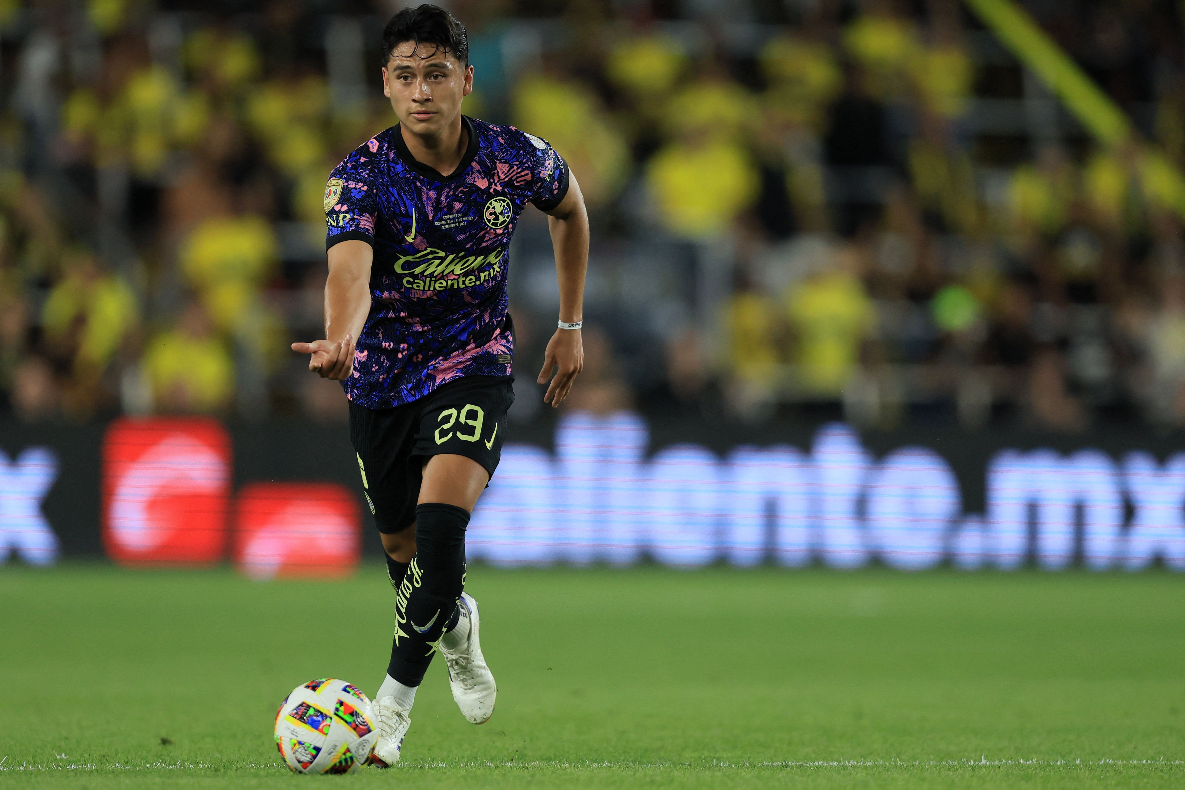 El estado físico de Henry Martín sigue bajo estricta observación tras una microfisura fibrilar sufrida por un choque con Ramón Juárez. (Foto: Katie Stratman-Imagn Images)