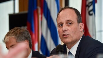 Autoridades portuarias de Uruguay y