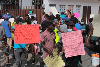 Un grupo de migrantes haitianos