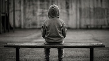 Qué pasa legalmente cuando un menor de edad es abandonado en Colombia, según un abogado de familia