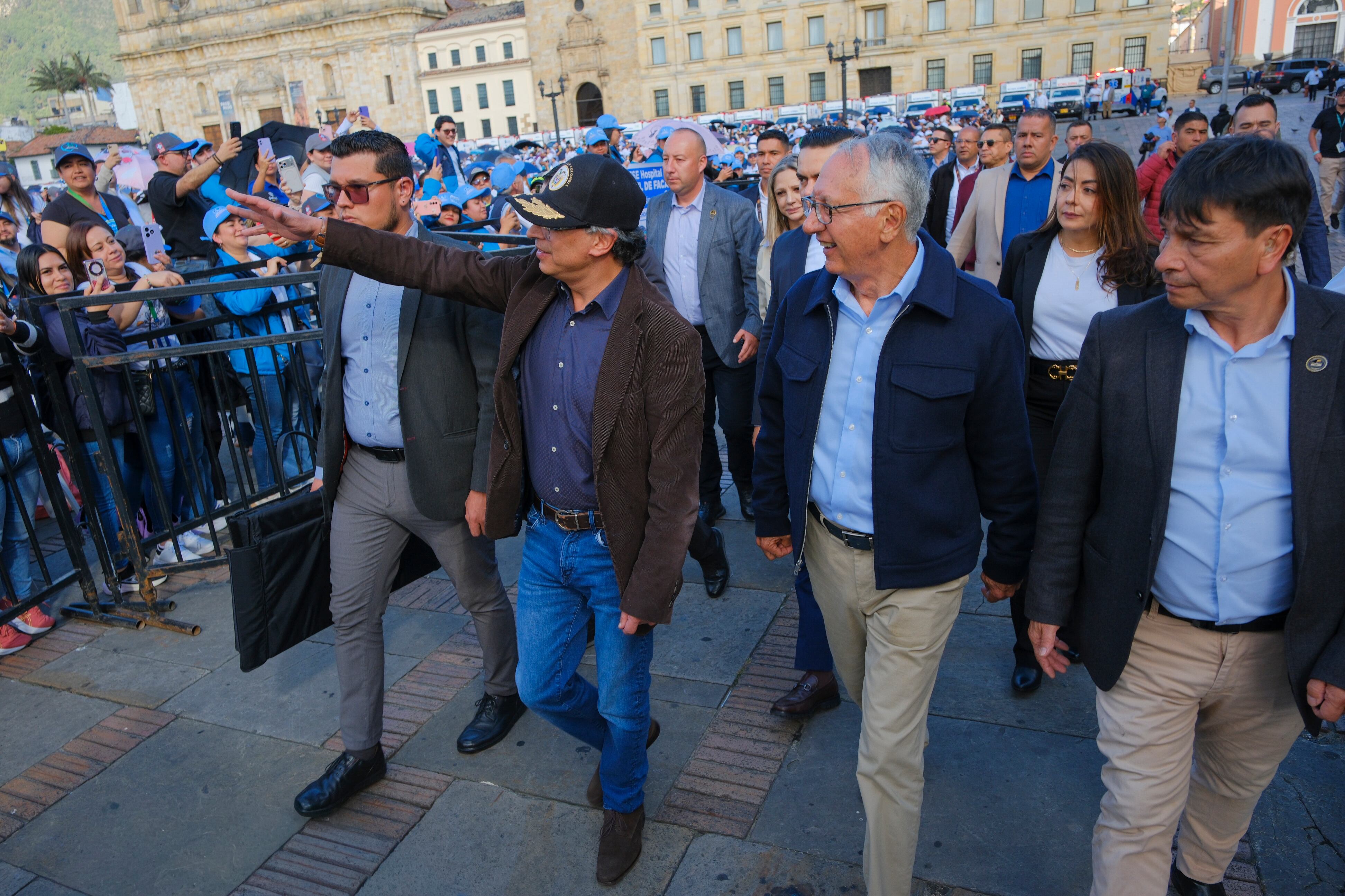 Las demoras en la entrega de medicamentos en Colombia han provocado muertes de pacientes, intensificando las críticas al sistema de salud nacional - crédito @infopresidencia / X