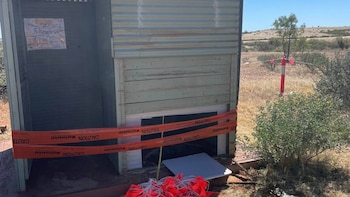 Una mujer se queda atrapada durante horas en el retrete tras el derrumbe del suelo