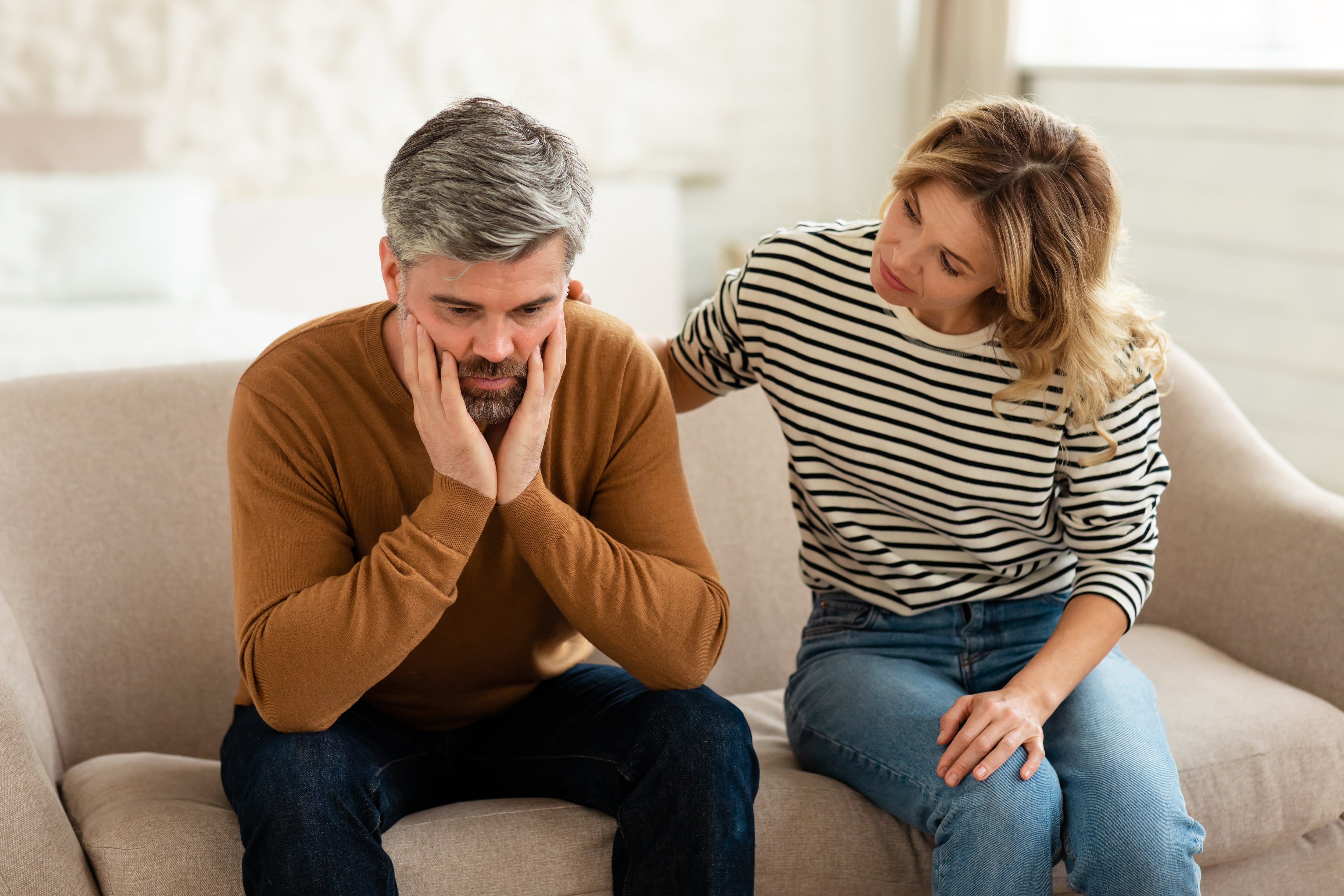 La felicidad alcanza su punto más bajo a los 47 años, pero hay esperanza tras la crisis: esto es lo que dice la ciencia La felicidad alcanza su punto más bajo a los 47 años, pero hay esperanza tras la crisis: esto es lo que dice la ciencia