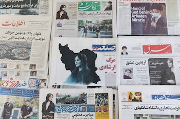 Mahsa Amini murió bajo custodia de la policía de la moral en Irán tras ser detenida en Teherán por el uso del hiyab. Diarios de septiembre de 2022 (REUTERS)