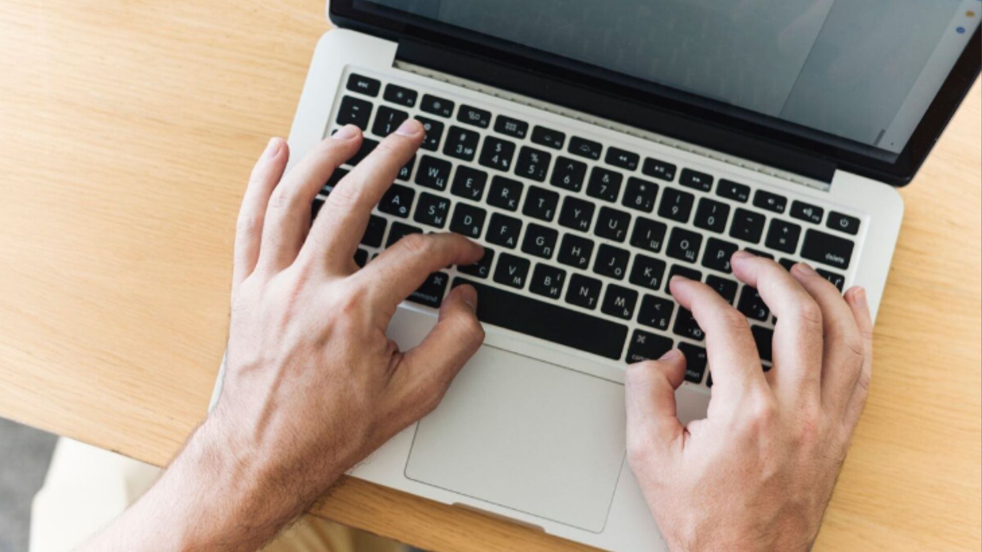 Estos cursos son valiosos porque desarrollan competencias esenciales que impulsan el desempeño laboral y las oportunidades de crecimiento en el ámbito profesional - Créditos: Freepik.