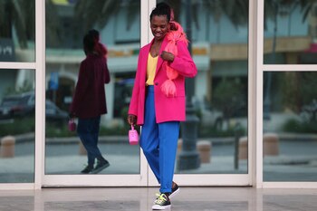 Su colorido estilo resalta en